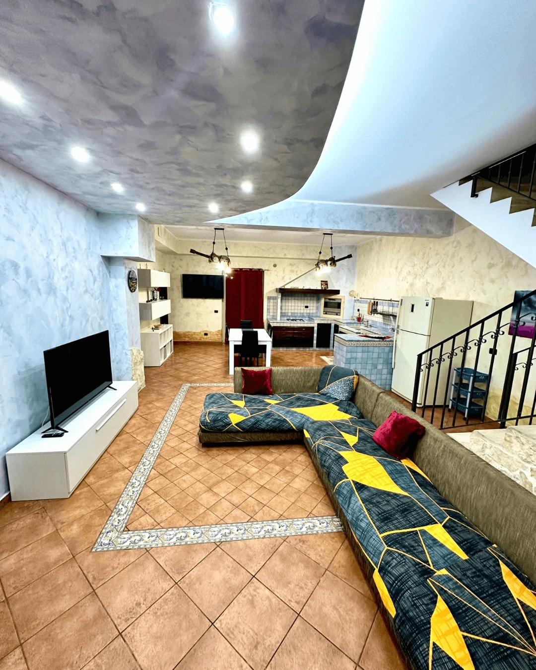 Cucina salone dell appartamento 3 di villa paradiso - villa con piscina b&b ad acireale