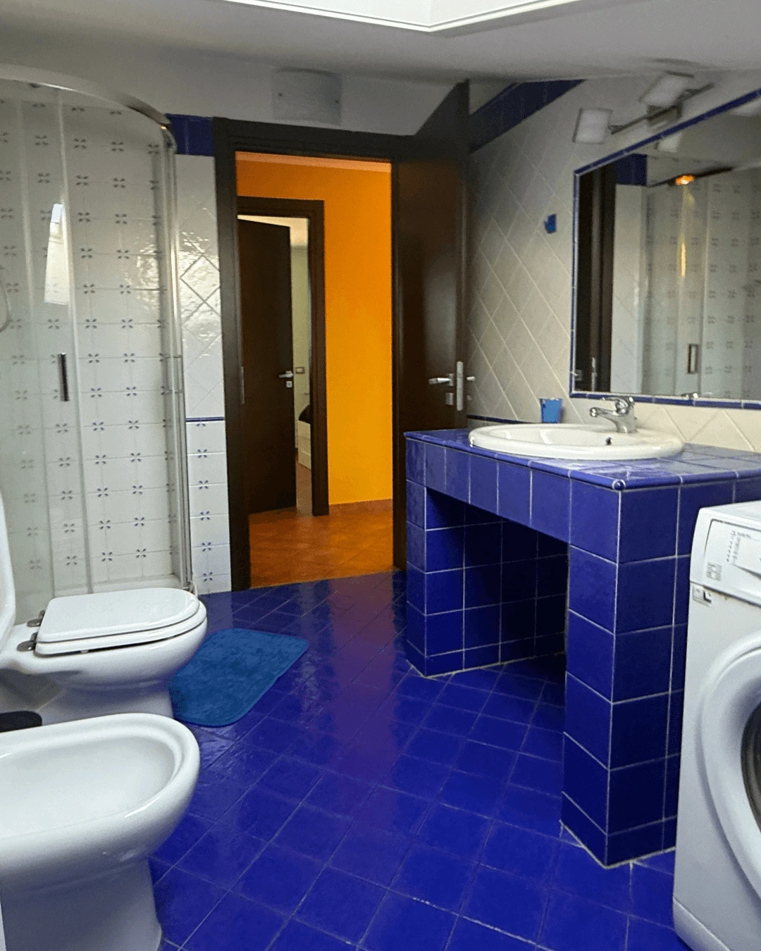 bagno del primo appartamento - b&b ad Acireale