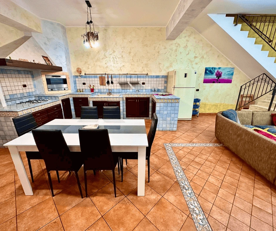 cucina appartamento 3 villa con piscina ad acireale