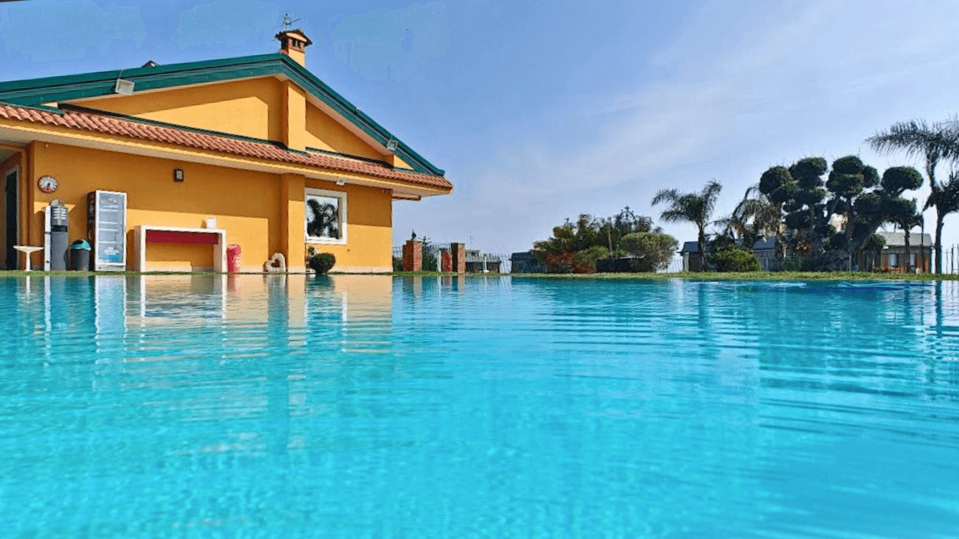 villa con piscina ad acireale